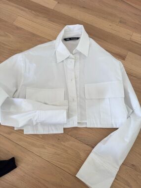 Zara White Button-Front Shirt with Chest Pockets